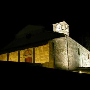 La Pieve di San Giovanni Battista Decollato di notte